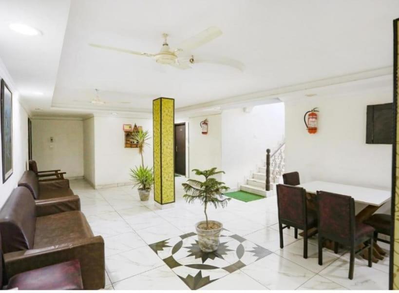 Hotel O Lime Wood Dehradun Exterior foto